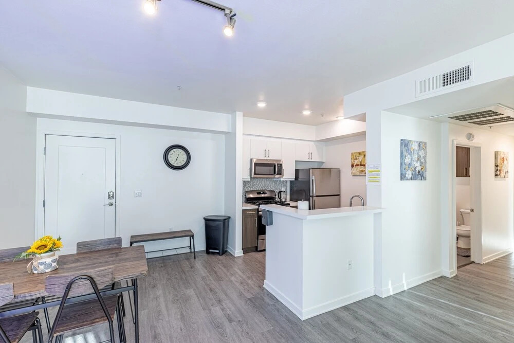 2br Furnished Apartment On Gordon St Hollywood 2 Bedroom Apts by RedAwning