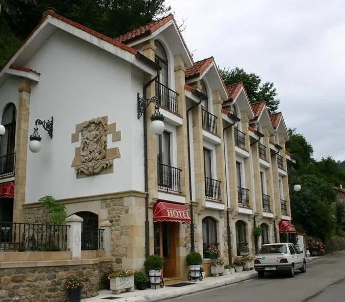 Hotel De Borleña