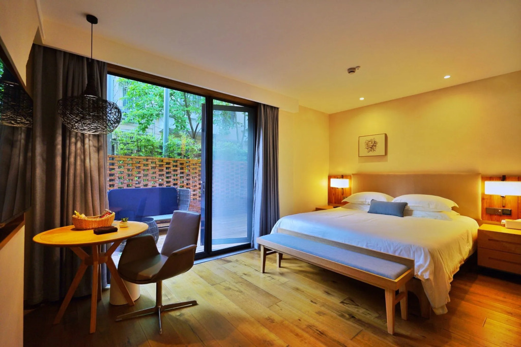Cozylife Hotel Westlake