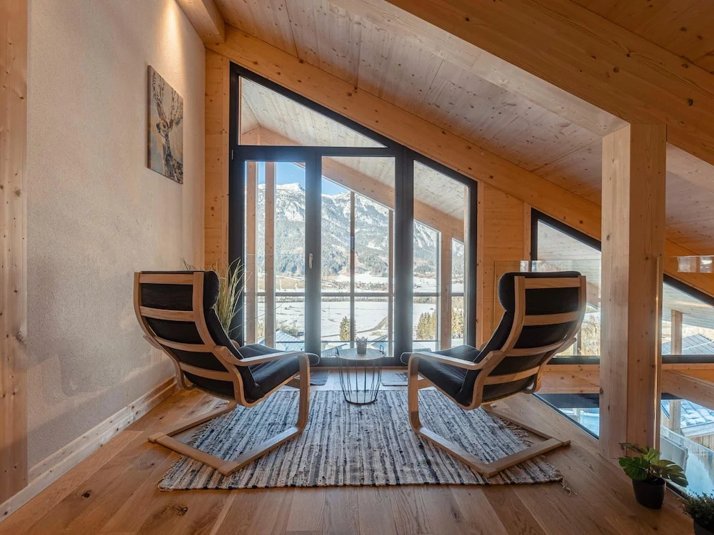 Spacious Apartment With Sauna