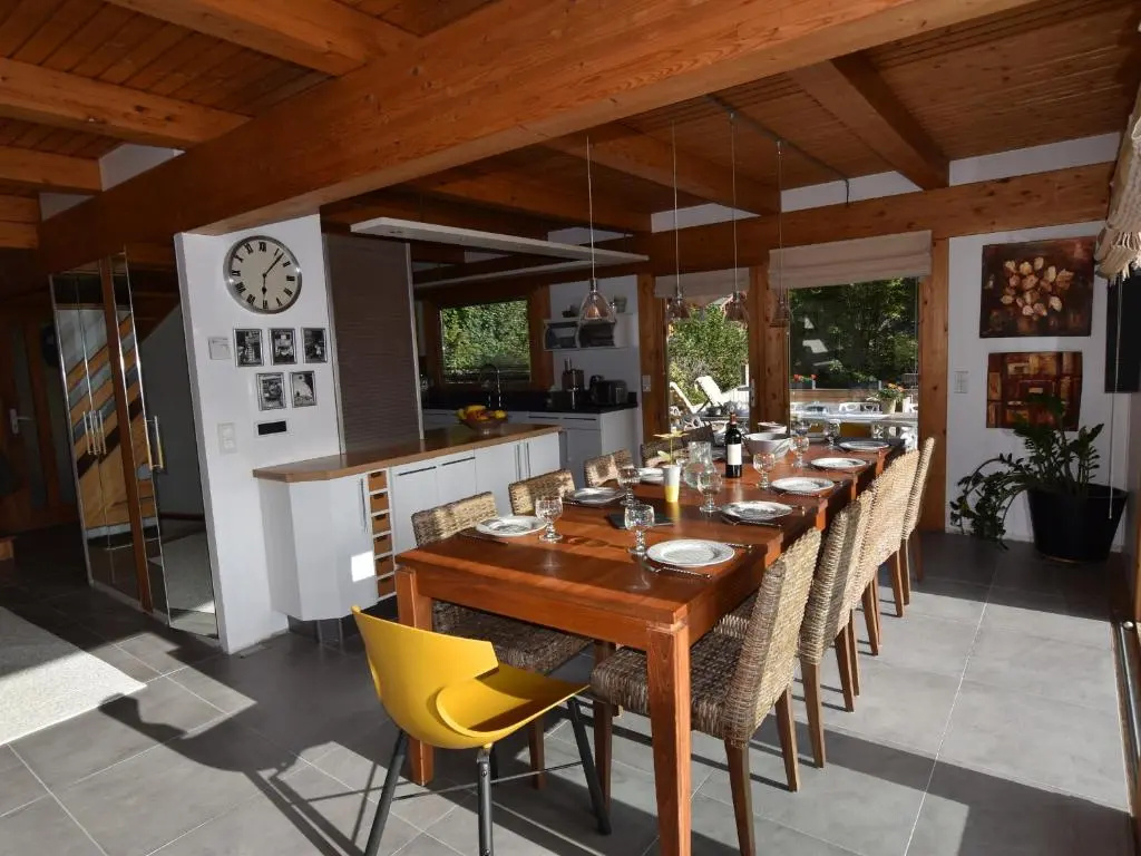 Chalet spacieux, skis aux pieds avec sauna, jacuzzi et salle de sport, proche centre et pistes - FR-1-467-68