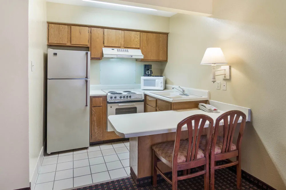 Econo Lodge Inn and Suites Arlington