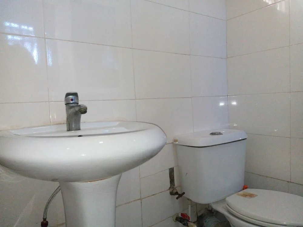 Multifield Hotel & Suites