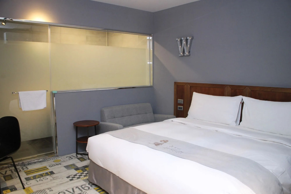 Slow Wow Hot Spring Hotel