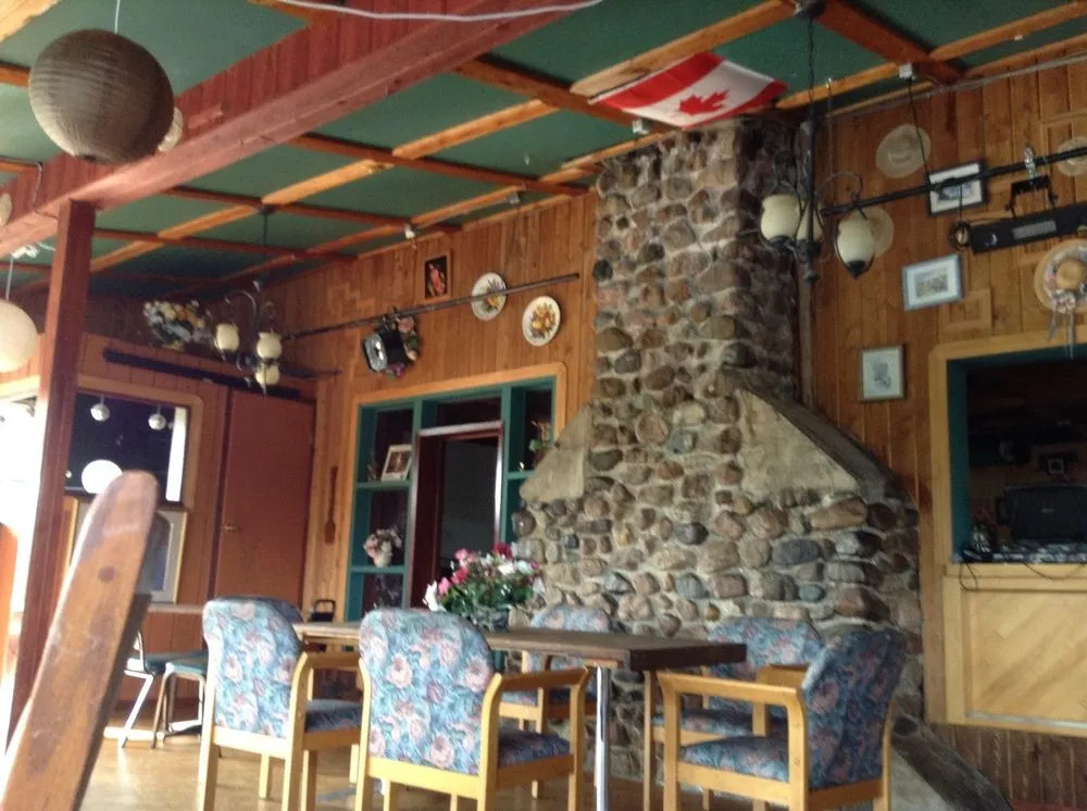 Sturgeon River Inn & Restaurant