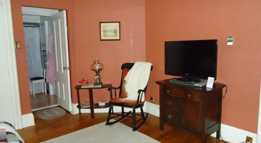 Bennett House Bed & Breakfast