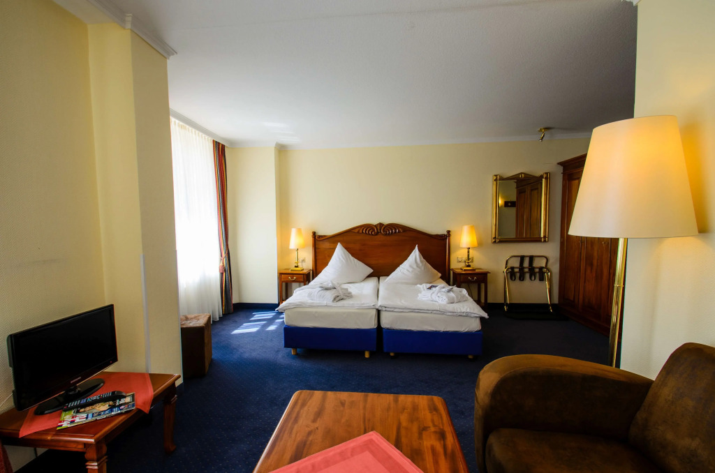 Naturhotel Sachsenbaude Oberwiesenthal - Indoor-Pool & Outdoor-Whirlpool