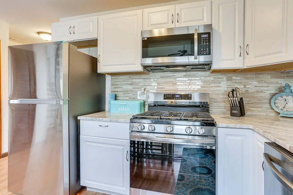 Vernon Township Condo w/ Balcony Near Ski Lifts!