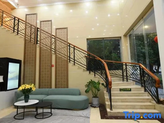 Xiaolu Smart Hotel (Zhaoqing East Gate Plaza, Qixingyan Scenic Area)