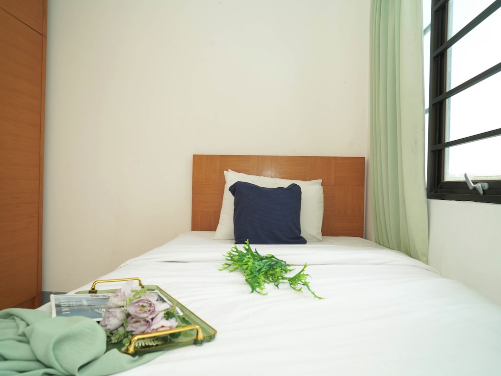 Stylish 3Br For 6 Pax At Puri Garden Apartment