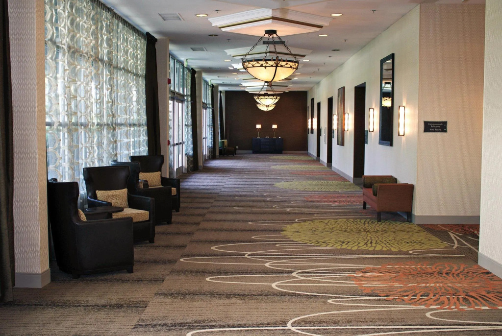 DoubleTree by Hilton Norfolk Airport