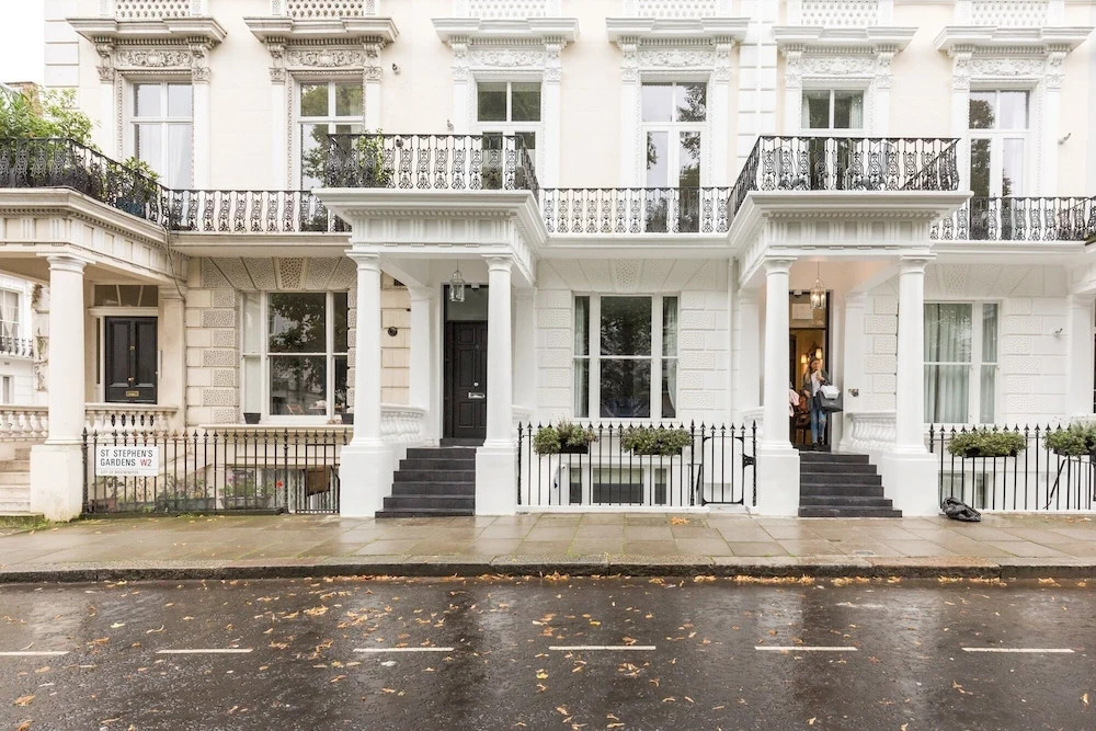 The Saint Stephen's Gardens Mansionview I