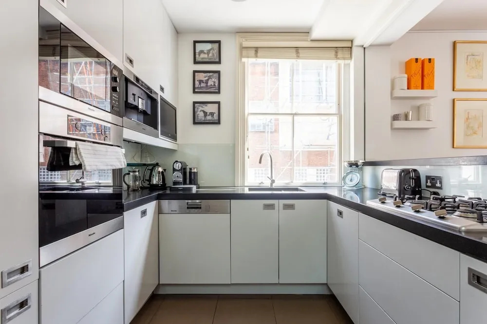 Classy 5BR Roof Terraced Fully AC Kensington House