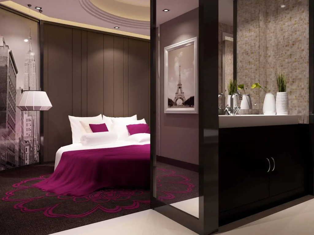 Carnival Fashion Hotel