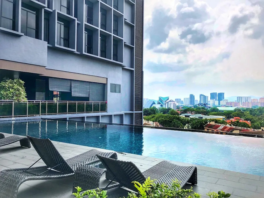 Expressionz Suites, 300mbps Wifi, near KLCC, IJN by Wodages