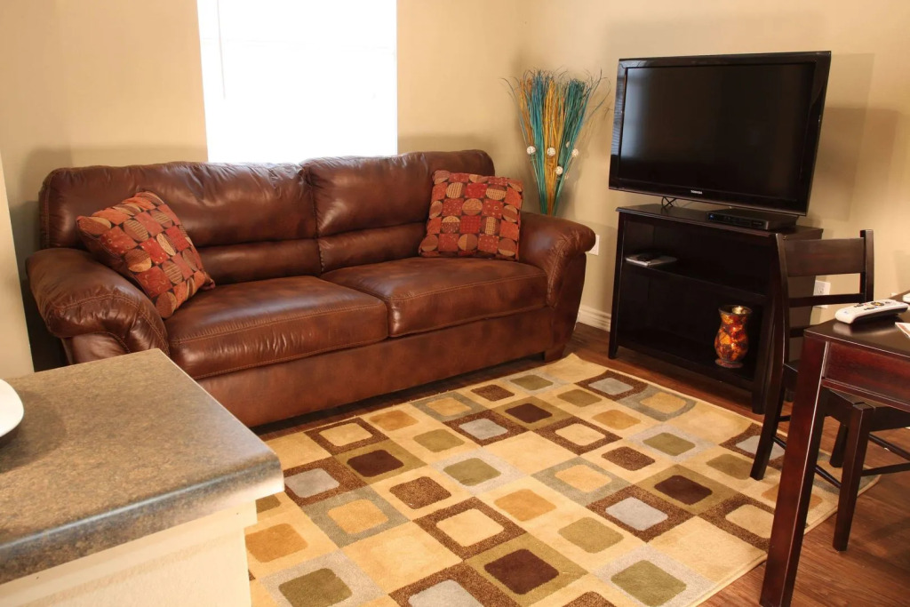 Eagles Den Suites Cotulla a Travelodge by Wyndham