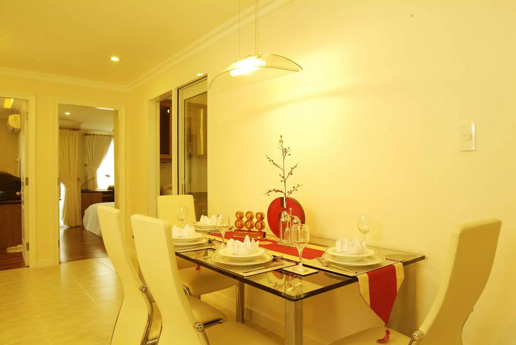 Golden Globe Apartment