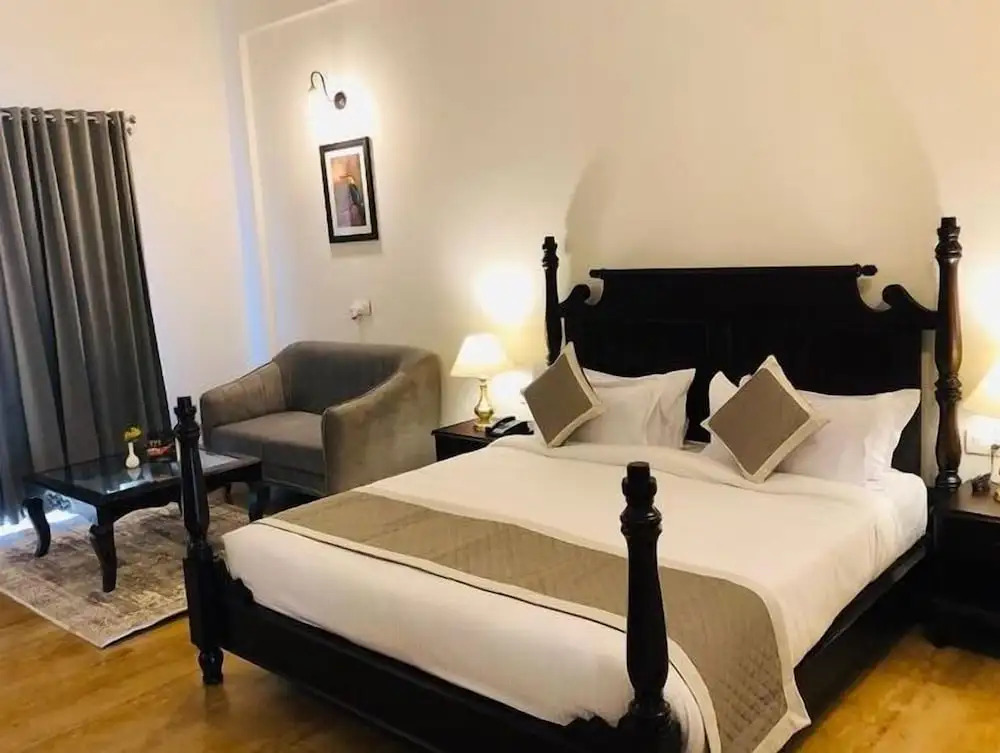 The Hunting Lodge - Luxury Resort in Udaipur