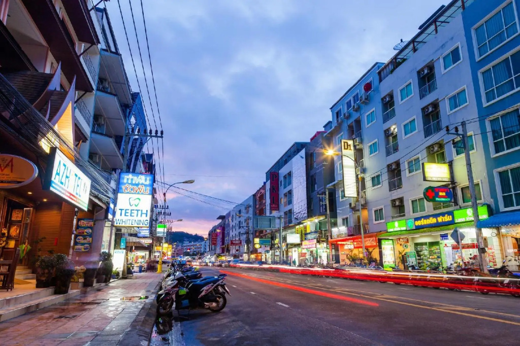Luxur Boutique Hotel Patong
