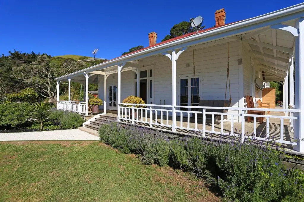 Oakura Bay Villa - Stay Waiheke