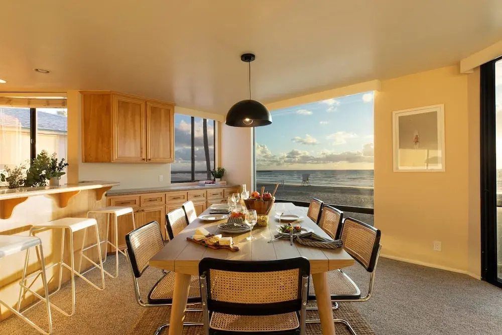 Belmont by AvantStay | Mission Beach Home w/ Ocean Views - Steps from Sea World