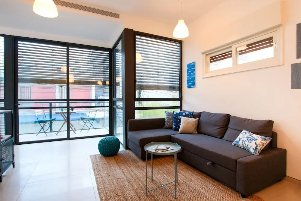 Trendy with balcony on Sheinkin by FeelHome