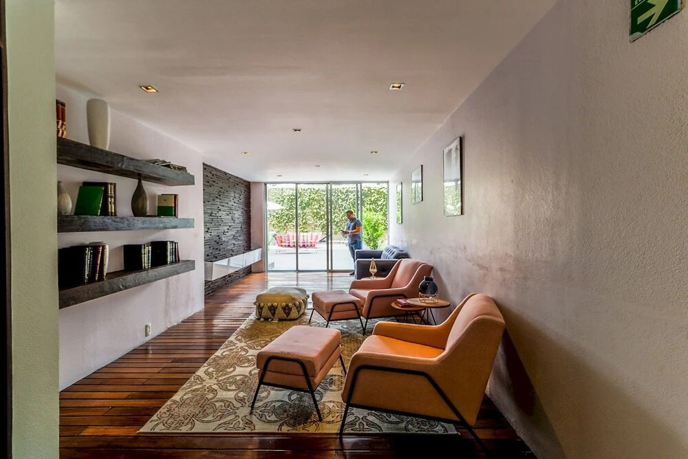 Bright Apartment with Private Bathroom,Kitchen And More @Santafe-601