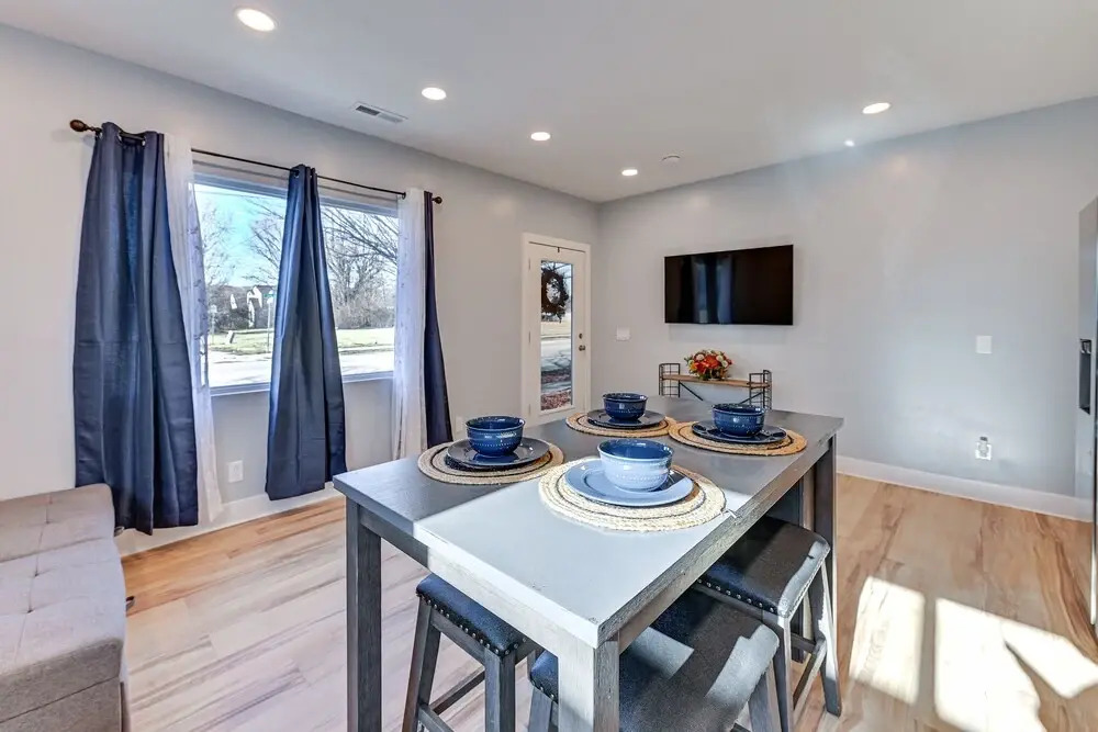 7 Mi to Louisville: Pet-friendly New Albany Home