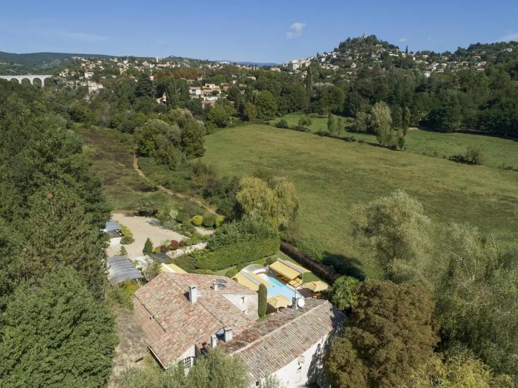 Studio avec piscine partagee jardin clos et wifi a Forcalquier