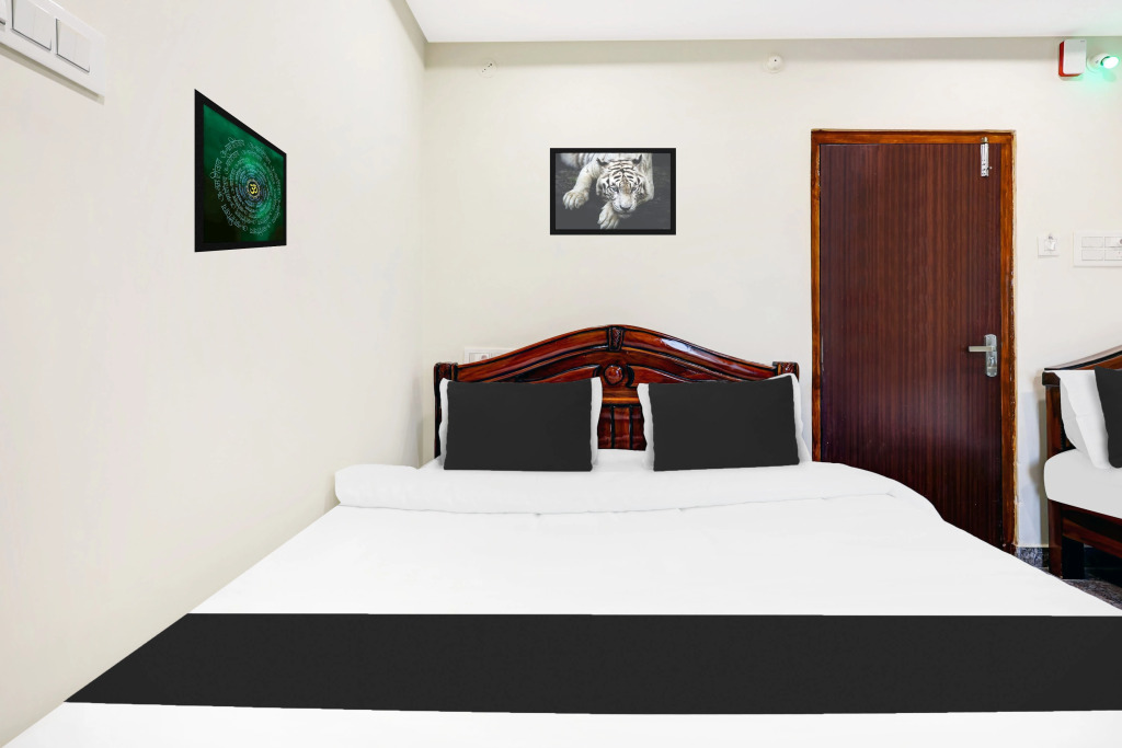 Super Hotel O Vizianagaram Near Railway Station
