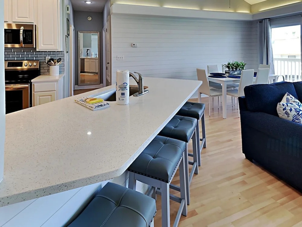 Sandpiper Cove #4213 by Southern Vacation Rentals