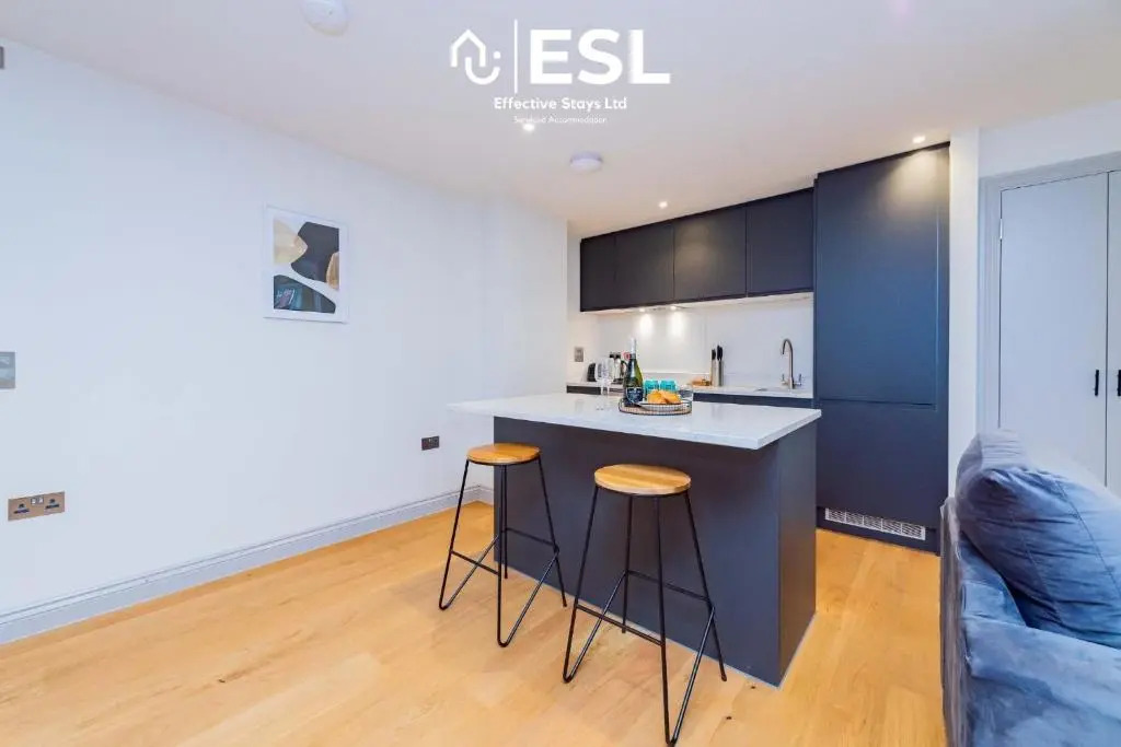 Luxury 2 Bedroom Church Apartment With Free Parking
