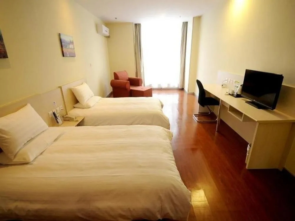 Hanting Express Weifang Shengli East Street Wenhua Road