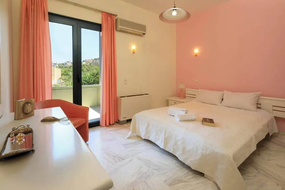Koralia - Chanias Card Postal Villa Majestic View