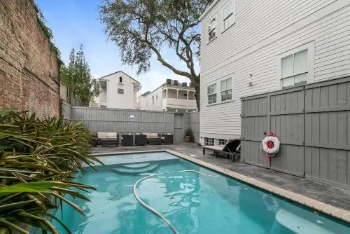 3BR Loft on Carondelet by Hosteeva