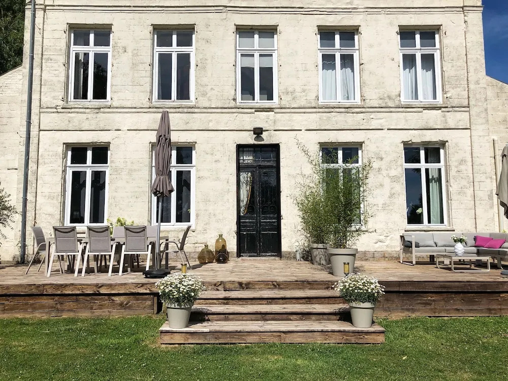 Maison De Plumes