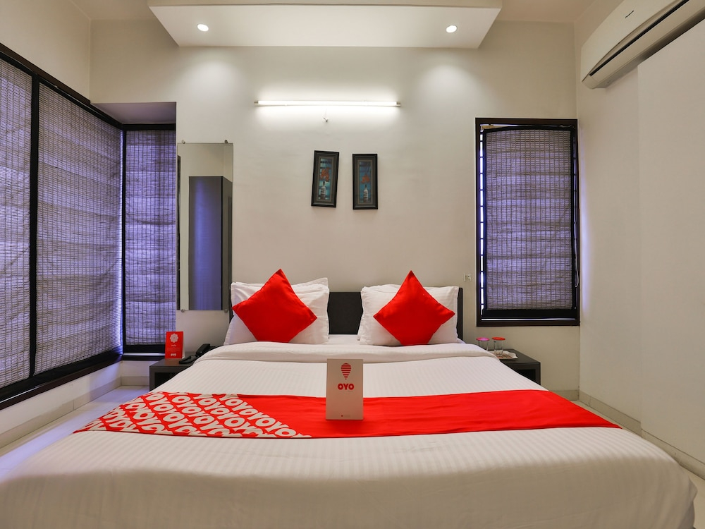 OYO 15508 Shreeji Sangeet Apartments