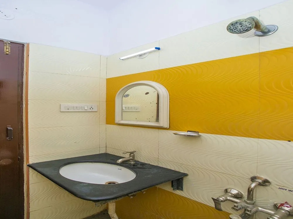 OYO 26817 GKS Residency