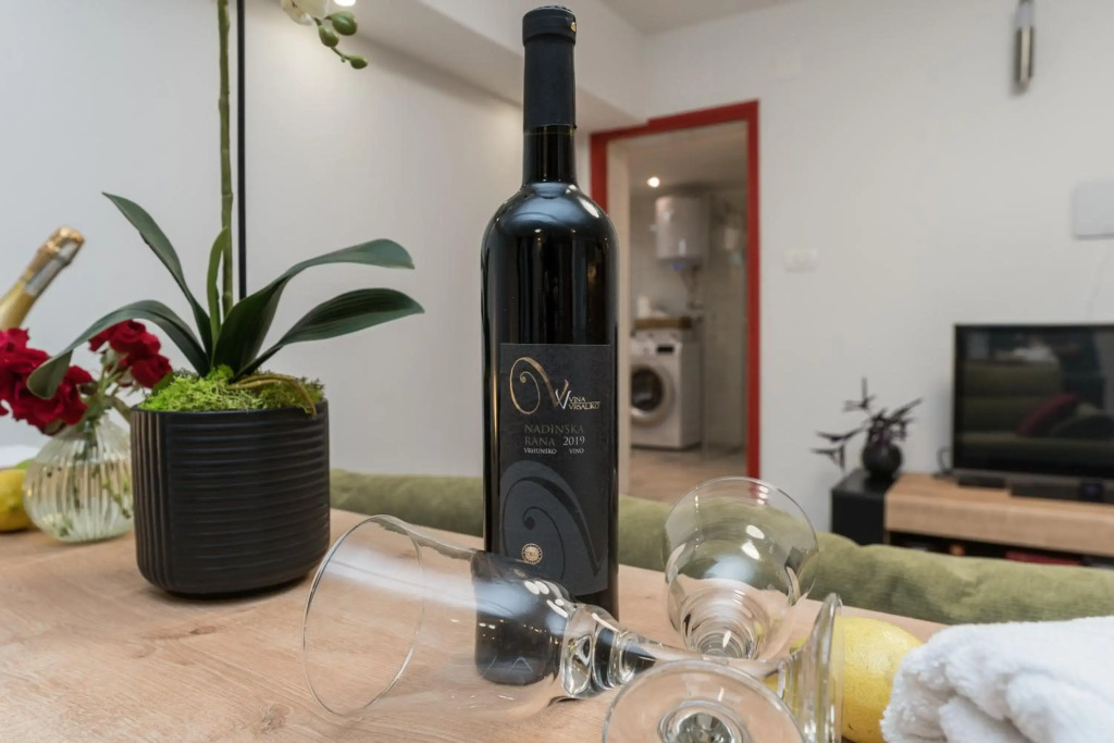 Studio Apartman Mirakul