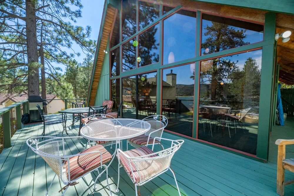 Moonlight Shores Lakefront - 2br/1ba/ Beautiful Lakefront Cabin/smart Tvs/hot Tub/wifi 2 Bedroom Cabin