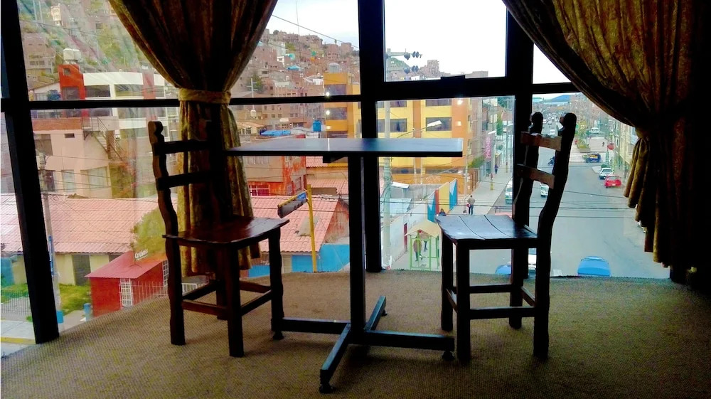 The Real House-Hostel