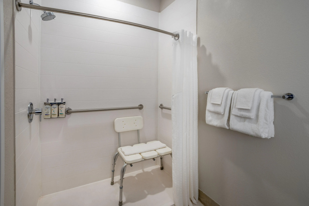 Holiday Inn Express Hotel & Suites Salisbury - Delmar by IHG