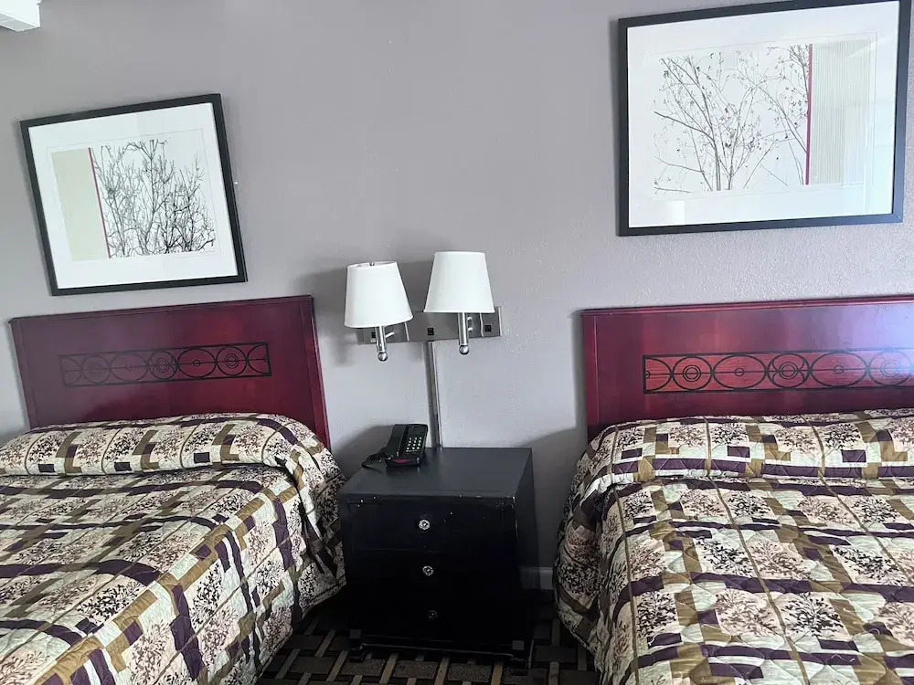 expressway inn