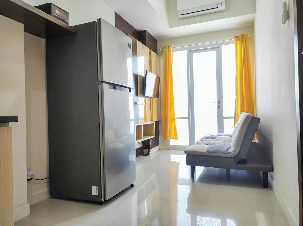 Luxurious 1BR at Vida View Makassar Apartment By Travelio