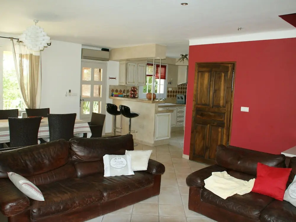 Villa in Reillanne with Private Pool