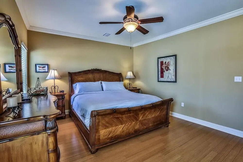 LIVIN THE DREAM 4 Bedroom Holiday Home by Five Star Properties