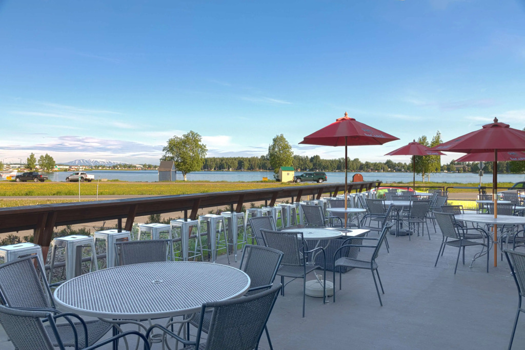Coast Inn at Lake Hood