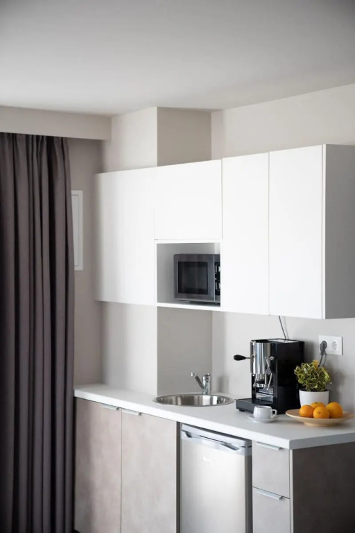 Chroma Fashion Rooms & Apartments
