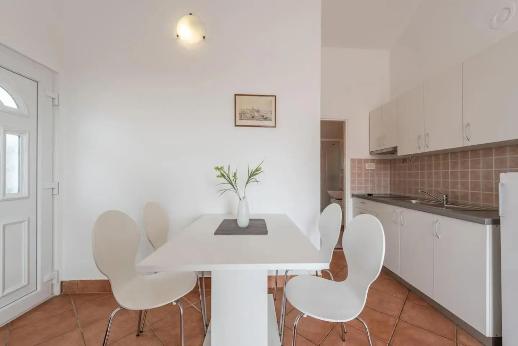 Vesna 2 city central apartment