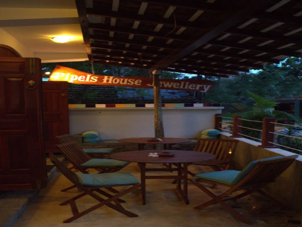 Pipels House